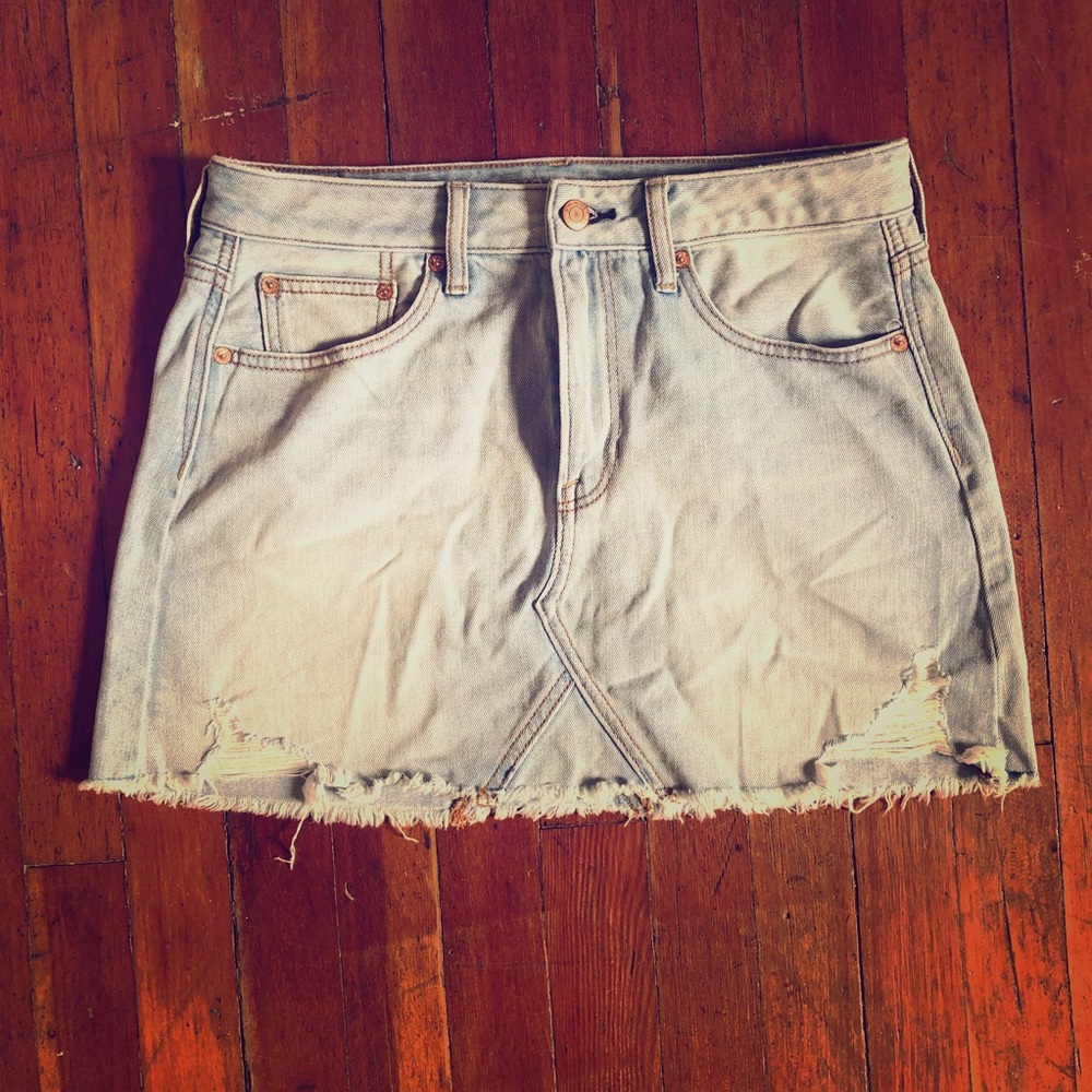 Light Wash Distressed Mini Skirt